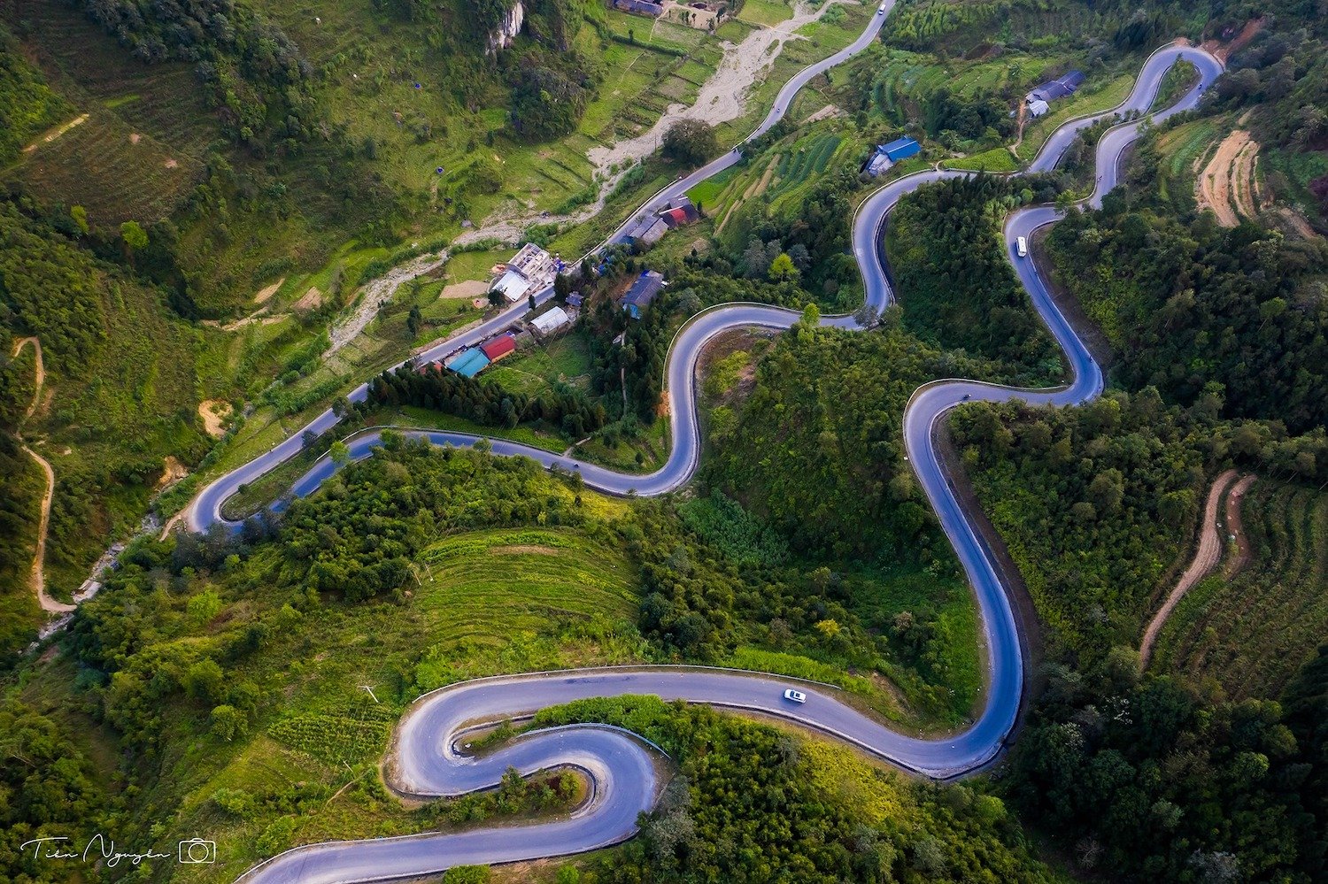Tour Hà Giang – Đồng Văn – Mã Pì Lèng – Lũng Cú 3 Ngày 2 Đêm đèo Mã Pì Lèng - Tour Hà Giang – Đồng Văn – Mã Pì Lèng – Lũng Cú 3 Ngày 2 Đêm