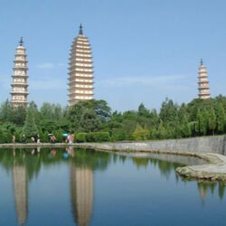 Sùng Thánh Tự (Tháp ba)